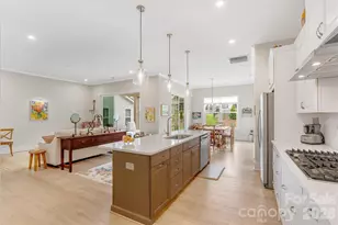 8025 Brookbank Dr, Charlotte, NC 28269 - Photo 18