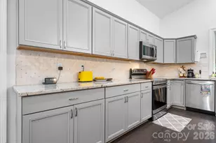 329 W F St, Newton, NC 28658 - Photo 8