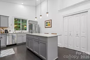 329 W F St, Newton, NC 28658 - Photo 8