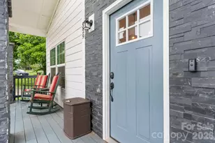 329 W F St, Newton, NC 28658 - Photo 2