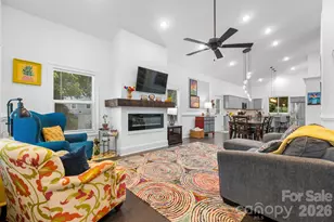 329 W F St, Newton, NC 28658 - Photo 4