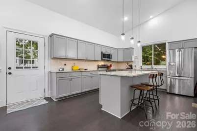329 W F Street, Newton, NC 28658 - Photo 6