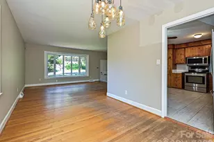 6947 Woodstock Dr, Charlotte, NC 28210 - Photo 10