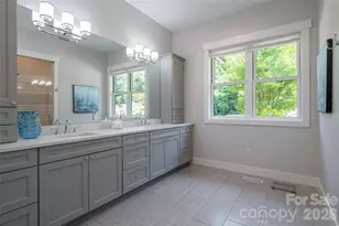 57 Villa Nova Dr, Asheville, NC 28804 - Photo 20