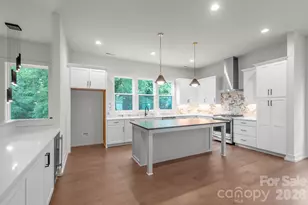 1451 Haywood Ct, Charlotte, NC 28205 - Photo 6