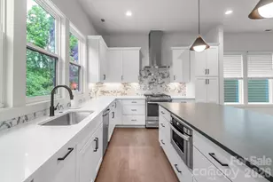 1451 Haywood Ct, Charlotte, NC 28205 - Photo 2