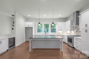1451 Haywood Ct, Charlotte, NC 28205 - Photo 8