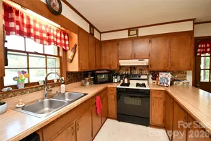 72 Ridge Top Ln, Spruce Pine, NC 28777 - Photo 16