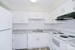 7981 Shady Oak Trail, Charlotte, NC 28210 - Photo 6