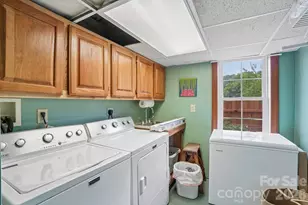 111 Bennett St, Burnsville, NC 28714 - Photo 24