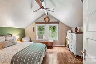 111 Bennett St, Burnsville, NC 28714 - Photo 16