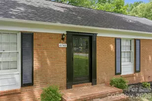 6742 Wild Turkey Ln, Charlotte, NC 28214 - Photo 4