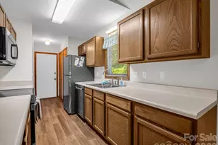 182 Resada Dr, Brevard, NC 28712 - Photo 8