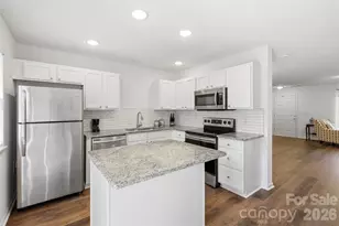 6720 Cypress Tree Ln, Charlotte, NC 28215 - Photo 10