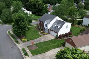 405 Matthews Estates Rd, Matthews, NC 28105 - Photo 2