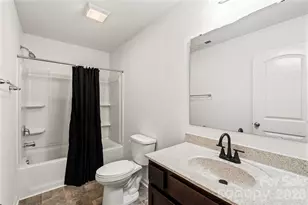 10131 Holly Park Dr, Charlotte, NC 28214 - Photo 32