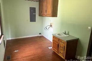 1764 Spurgeon Rd, Hickory, NC 28602 - Photo 10