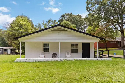 106 Robinson Avenue, Mount Holly, NC 28120 - Photo 1