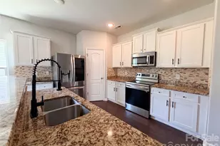 4034 Rosfield Dr, Charlotte, NC 28214 - Photo 2
