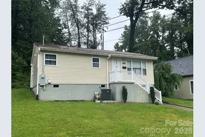 212 Maple Avenue, Marion, NC 28752 - Photo 2