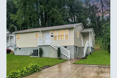 212 Maple Avenue, Marion, NC 28752 - Photo 1