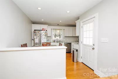 212 Maple Avenue, Marion, NC 28752 - Photo 10