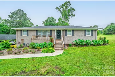 1825 Rozwood Drive, Charlotte, NC 28216 - Photo 2