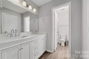 611 Mattingwood Dr, Charlotte, NC 28270 - Photo 16