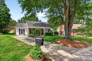 7306 Carrbridge Ln, Charlotte, NC 28226 - Photo 2