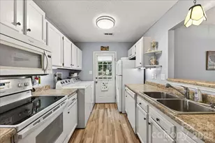 7306 Carrbridge Ln, Charlotte, NC 28226 - Photo 18