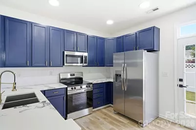 14237 Tamarack Drive, Charlotte, NC 28278 - Photo 6