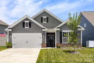 48 Thornberry Rd, Hendersonville, NC 28792 - Photo 2