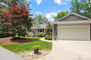 2750 Leucothae Way, Hendersonville, NC 28791 - Photo 32