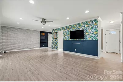 7048 Delta Lake Drive, Charlotte, NC 28215 - Photo 10