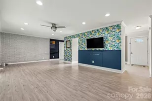 7048 Delta Lake Dr, Charlotte, NC 28215 - Photo 10