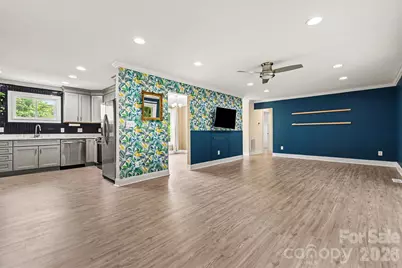 7048 Delta Lake Drive, Charlotte, NC 28215 - Photo 8