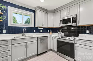 7048 Delta Lake Dr, Charlotte, NC 28215 - Photo 12
