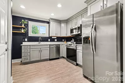 7048 Delta Lake Drive, Charlotte, NC 28215 - Photo 2