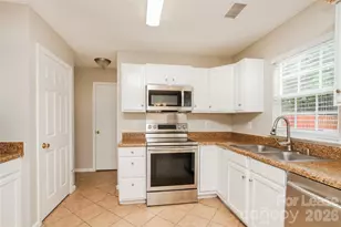 5008 Deerton Rd, Charlotte, NC 28269 - Photo 2