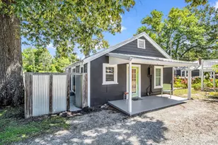 302 Davis St, Hendersonville, NC 28739 - Photo 10