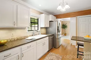 212 Riva Ridge Dr, Fairview, NC 28730 - Photo 14
