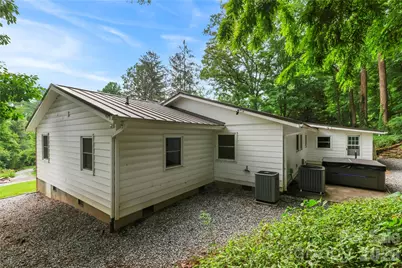 421 Comet Drive, Hendersonville, NC 28791 - Photo 10