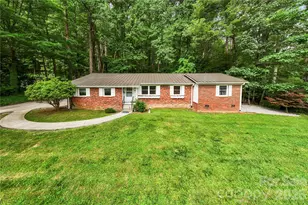 421 Comet Dr, Hendersonville, NC 28791 - Photo 1