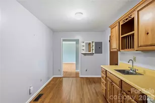 421 Comet Dr, Hendersonville, NC 28791 - Photo 28