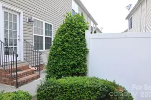 6918 Misty Pine Ln, Charlotte, NC 28217 - Photo 4