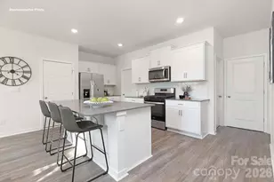 5121 Parker Forest Dr, Charlotte, NC 28215 - Photo 6