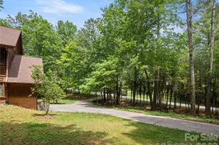 11 Tree Top Dr, Arden, NC 28704 - Photo 8