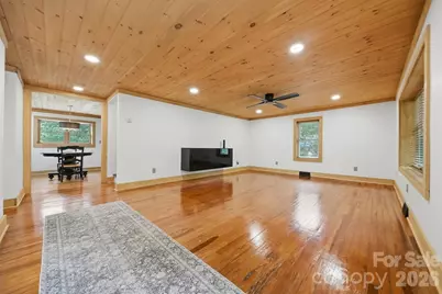 418 Arlington Circle NW, Lenoir, NC 28645 - Photo 2
