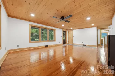 418 Arlington Circle NW, Lenoir, NC 28645 - Photo 4