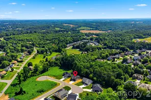1917 Skyfall Ln, Hickory, NC 28602 - Photo 2
